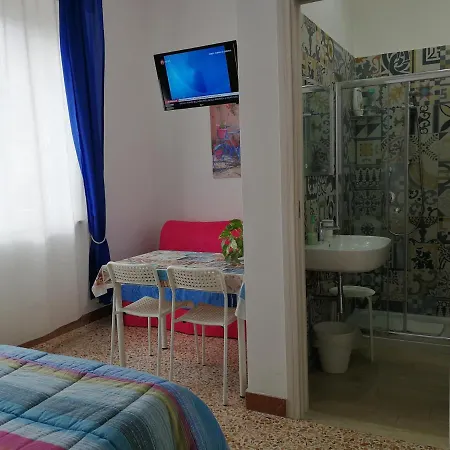 Laura E Chiara Panzió 3*