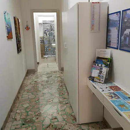 Laura E Chiara Panzió