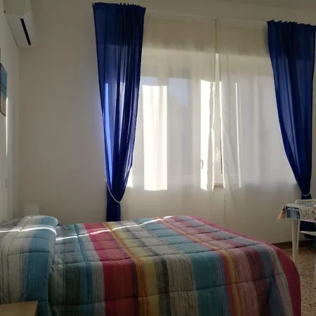 Laura E Chiara Panzió