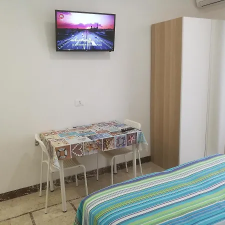 Laura E Chiara Bed & Breakfast